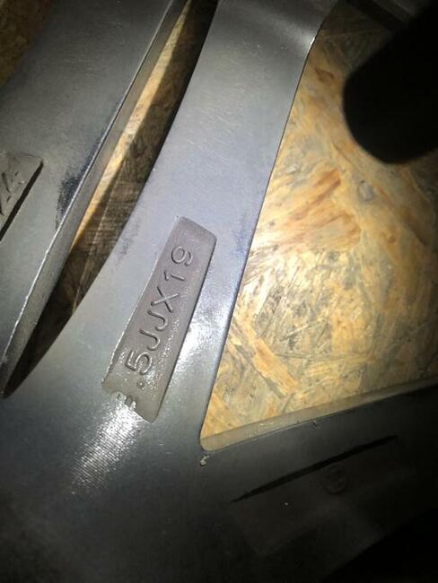 Koła felgi Alu Audi 235/35 ZR 19