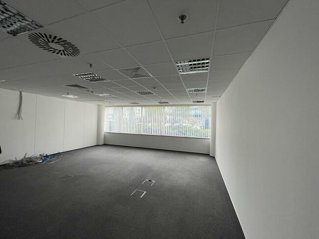 Budynek biurowy od Syndyka - Rząska, k. Krakowa