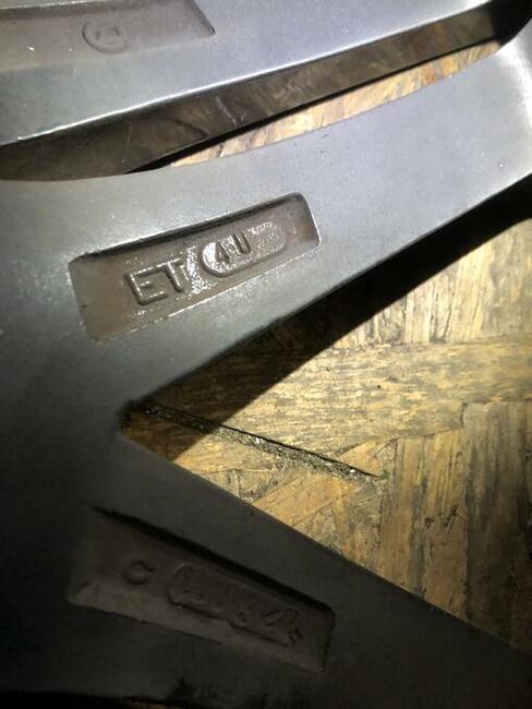 Koła felgi Alu Audi 235/35 ZR 19