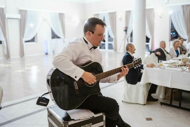 DJ & wodzirej na wesele - Mariusz Sieraj