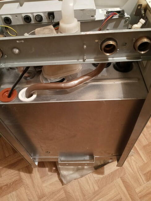 PRZEPŁYWOWY OGRZEWACZ WODY