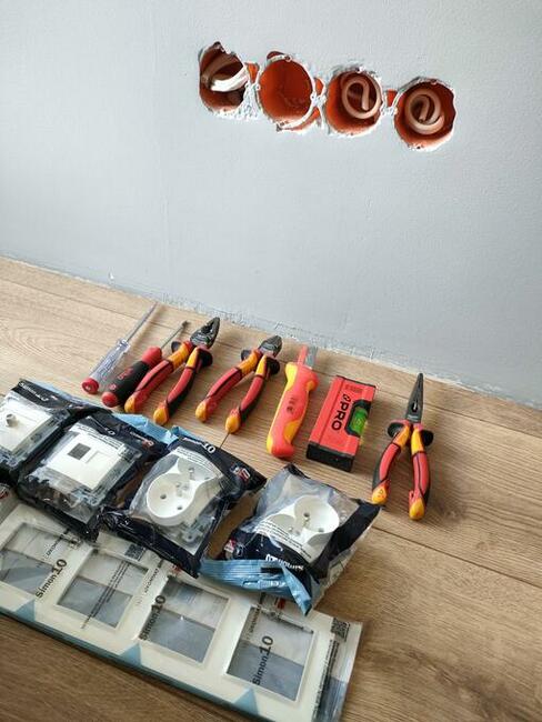 ELEKTRYK Usługi elektryczne 730-360-213