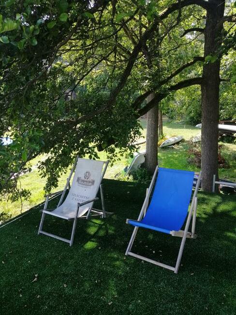 Houseboat Żuraw 2 na jeziorze Sasek Wielki domek na wodzie