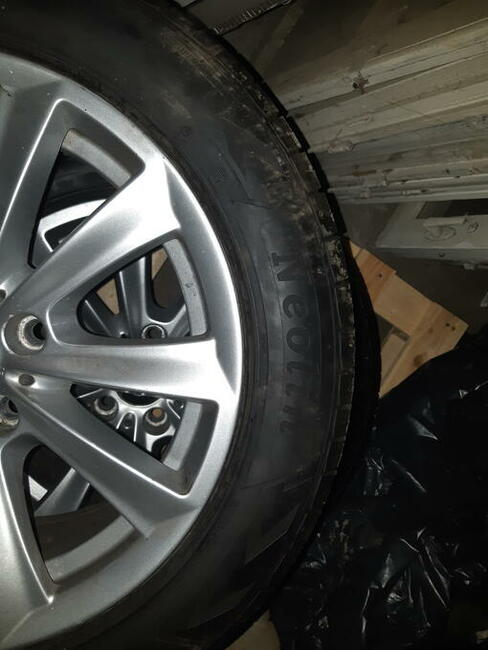 Sprzedam dwie opony letnie 225-55-17