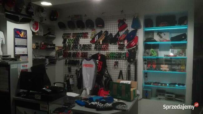 Sprzedam hurtem nową odzież pozostałość po sklepie