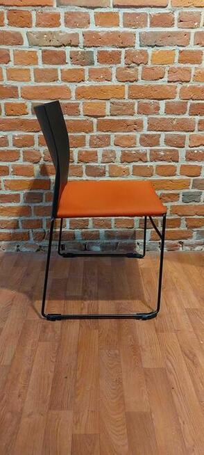 Krzesła konferencyjne.