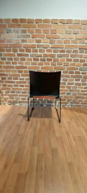 Krzesła konferencyjne.