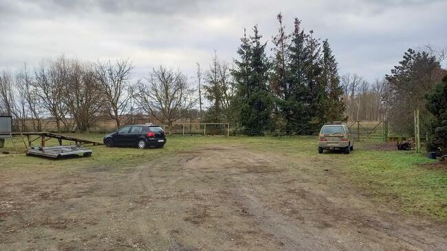 Sprzedam działki z budynkiem garażowo-warsztatowym