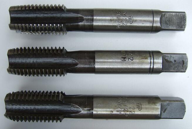 GWINTOWNIK M22 M22x2,5 M 22 HSS FWP VIS FANAR KOMP CIECHANÓW
