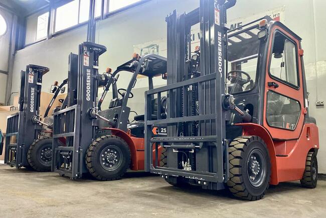 Wózek widłowy NOWY 2,5 tony Dostępny przesuw boczny