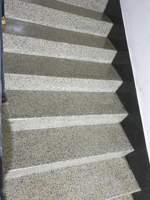 Czyszczenie Lastriko szlifowanie marmuru renowacja lastryka