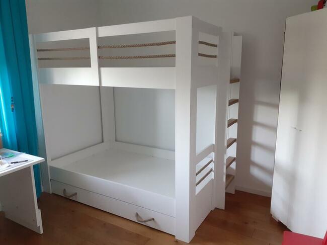 łóżka piętrowe