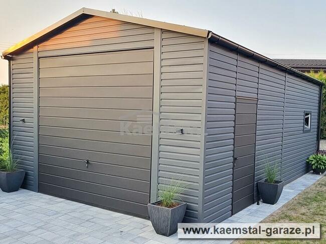 Solidny garaż blaszany 9x5 (bramy uchylne, dach dwuspadowy)