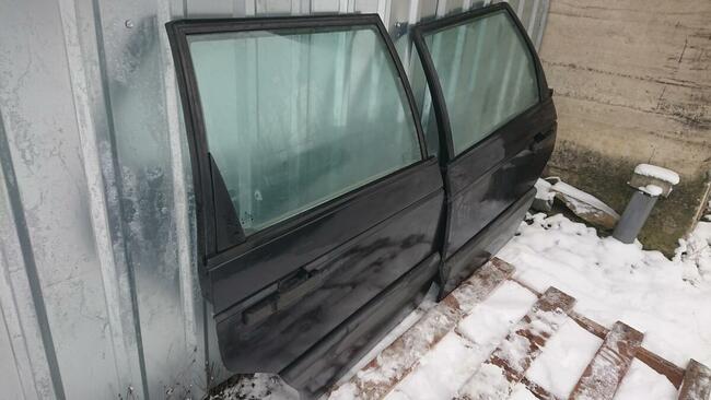 ^ VW Passat B3 Maska Pokrywa Silnika BezKorozjiCzarnyMetalik