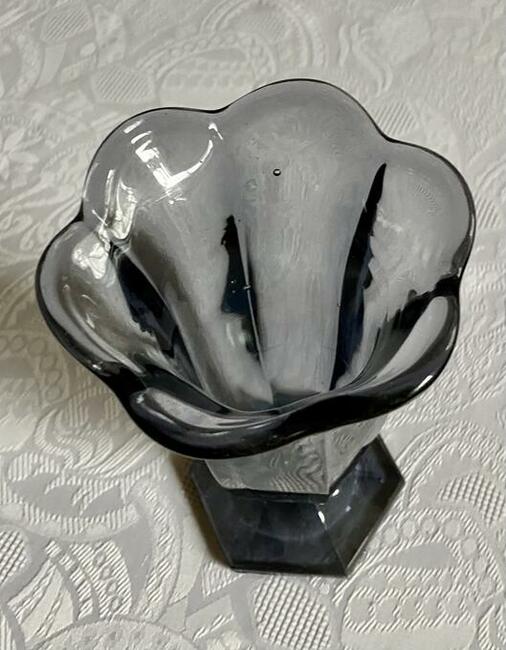 Wazon, szkło sodowe, prasowane