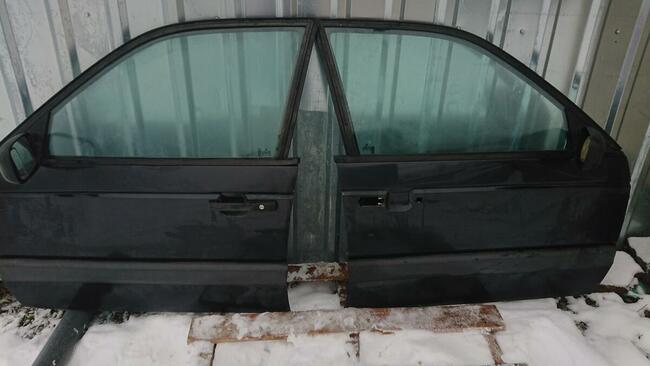 ^ VW Passat B3 Maska Pokrywa Silnika BezKorozjiCzarnyMetalik