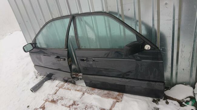 ^ VW Passat B3 Maska Pokrywa Silnika BezKorozjiCzarnyMetalik