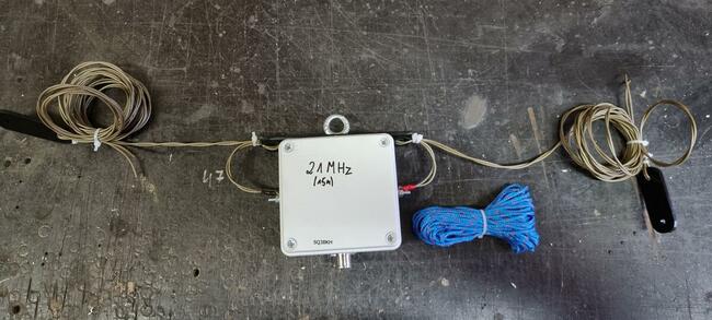 Antena dipolowa na pasmo 15m ( 21 – 21,450MHz ) KF