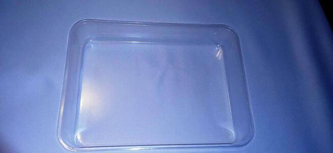 Pojemnik do zgrzewu garmażeryjno-spożywczy