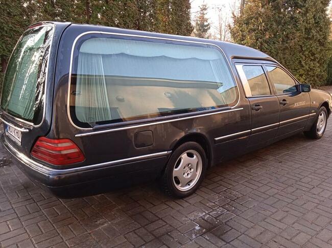 Karawan pogrzebowy-wloska zabudowa