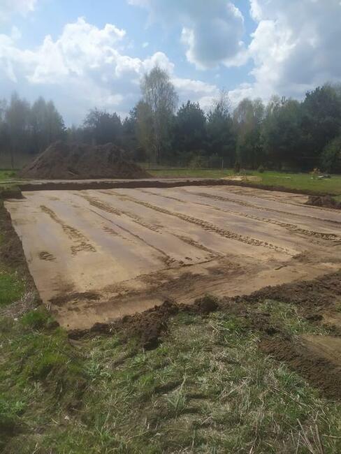 Roboty ziemne, transport, wywrotka.