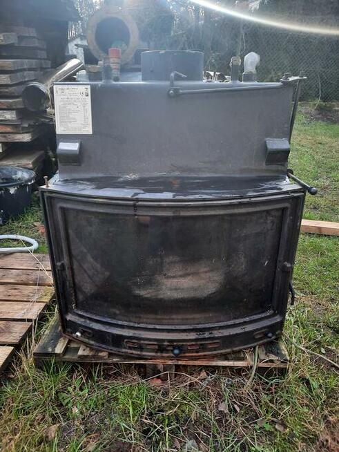 Kominek narożny z płaszczem wodnym