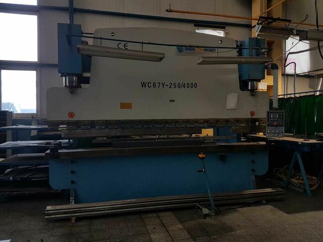 Prasa krawędziowa WC67Y – 250/4000