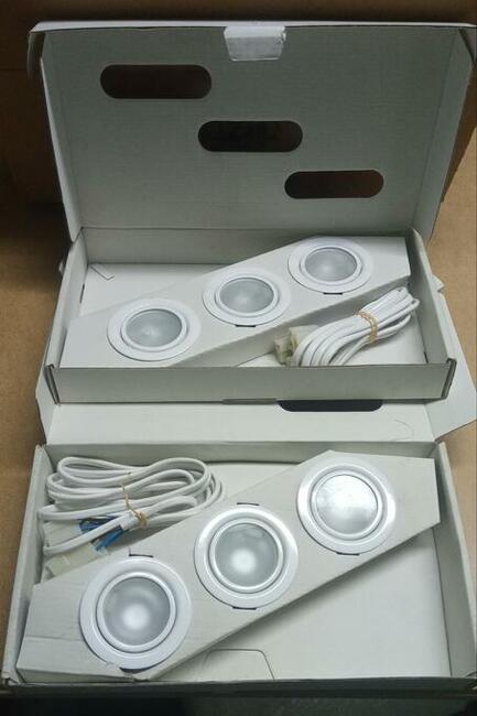 Elementy oświetlenia mebli kuchennych