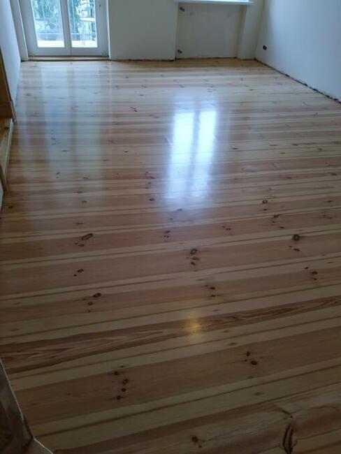 Cyklinowanie montaż parkietu . Renowacja schodów.