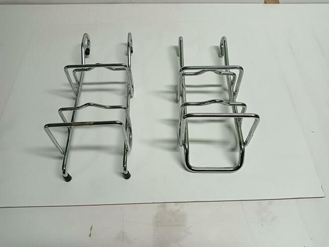 Kosze druciane wiszące , stojące .