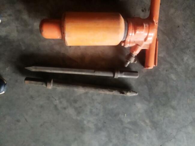 Młot wyburzeniowy pneumatyczny