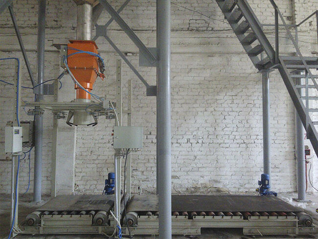 Maszyna do pakowania w worki Big-Bag z przenośnikiem