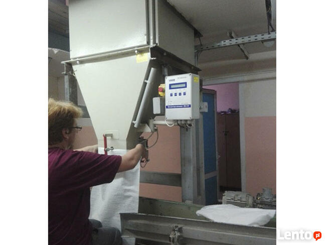 Dozownik ze zbiornikiem pośrednim