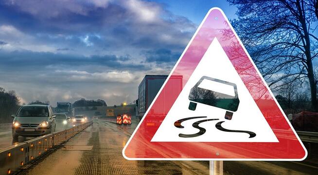 Wyciąganie aut z rowu Warszawa