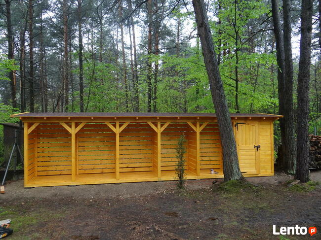 Drewutnia prosta z dachem dwuspadowym pod dachówkę