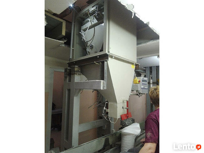 Dozownik ze zbiornikiem pośrednim