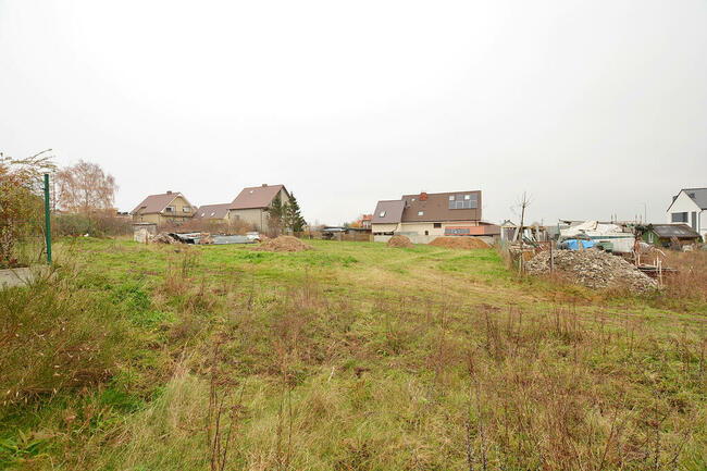 Atrakcyjna działka w Rewie blisko morza