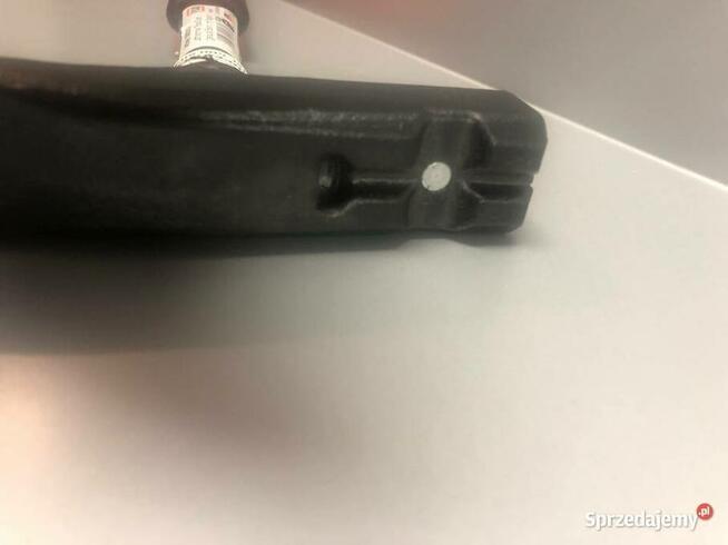 Młotek Blackgiant z silnym magnesem