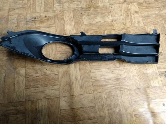 Kratka zderzaka przedniego VW Touran lift