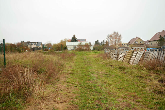 Atrakcyjna działka w Rewie blisko morza