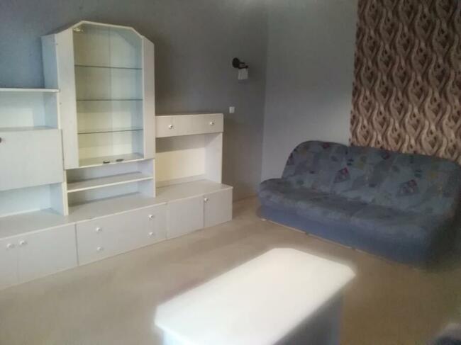 Kawalerka.- piętro 1-blisko centrum Skarżyska