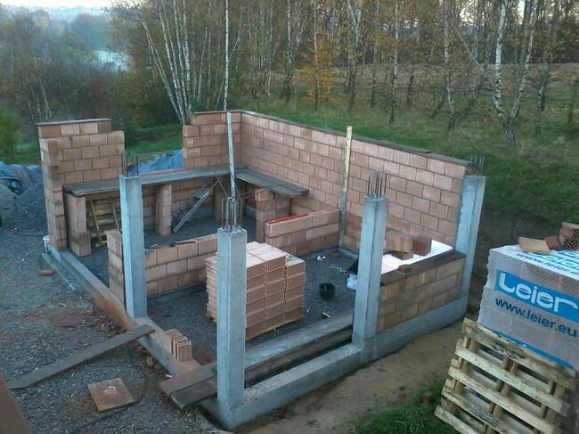 Usługi budowlane, murowanie, drobne remonty.