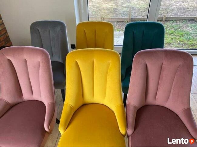 firma Perfect oferuje krzesła w nowoczesnych tkaninach