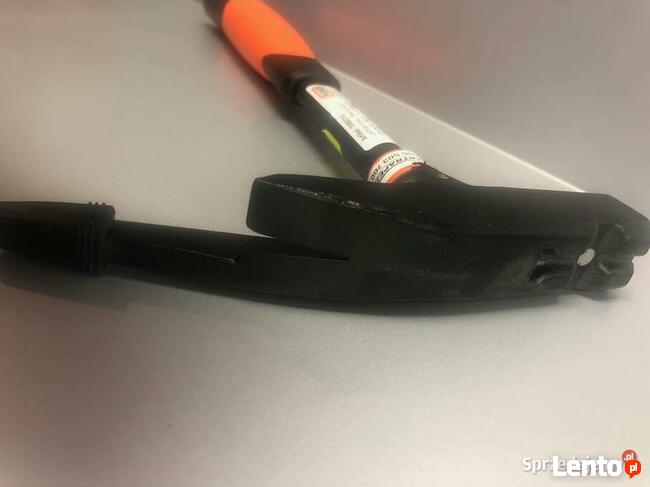 Młotek Blackgiant z silnym magnesem