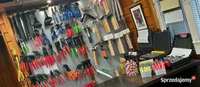 Młotek Blackgiant z silnym magnesem