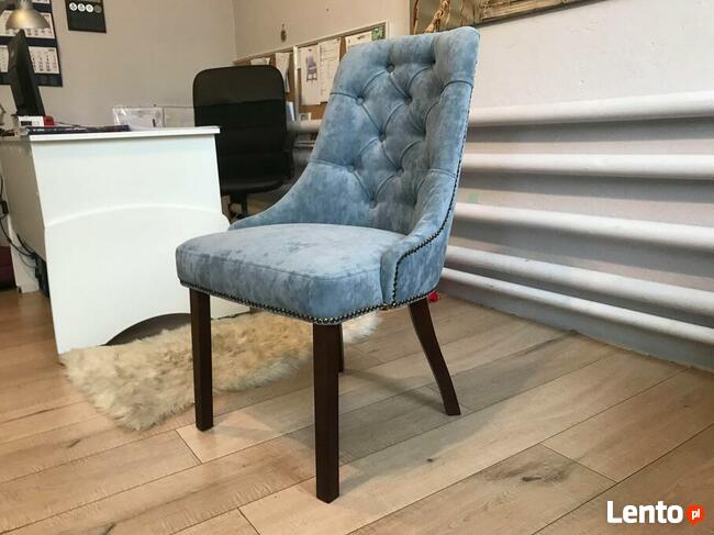 firma Perfect oferuje krzesła w nowoczesnych tkaninach