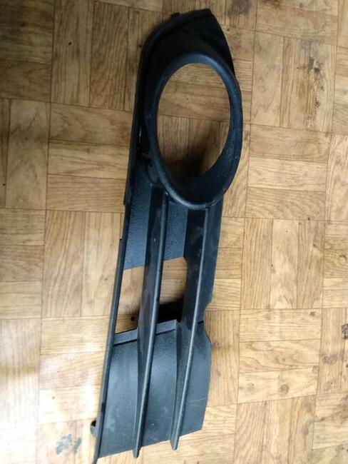 Kratka zderzaka przedniego VW Touran lift