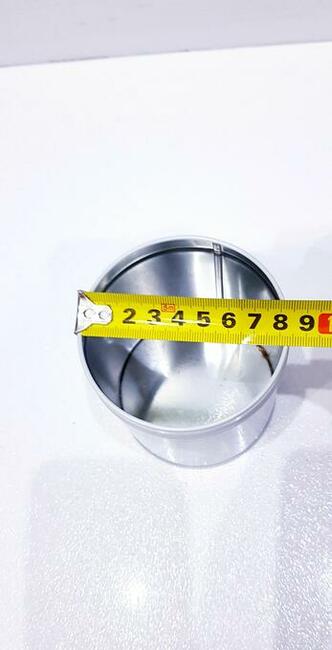 Metalowy pojemnik do przechowywania