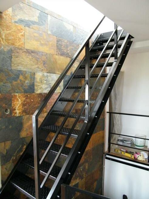 Schody metalowe, nierdzewne, na konstrukcji