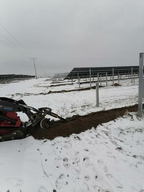 Wykop liniowy pod przewody na farmach fotowoltaicznych do 1m